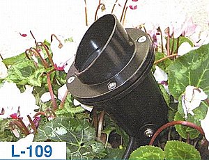 ספוט קאפרי קסקט L-109 עד 35W להארת עצים, שיחים ועצמים ספוט קאפרי קסקט L-109 עד 35W להארת עצים, שיחים ועצמים