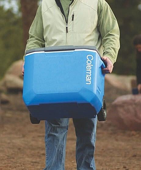 ������ 56 ���� �� ������ ����� Coleman Performance Wheeled Cooler Box